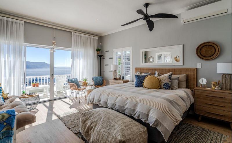 4 Bedroom Property for Sale in Simons Town Western Cape